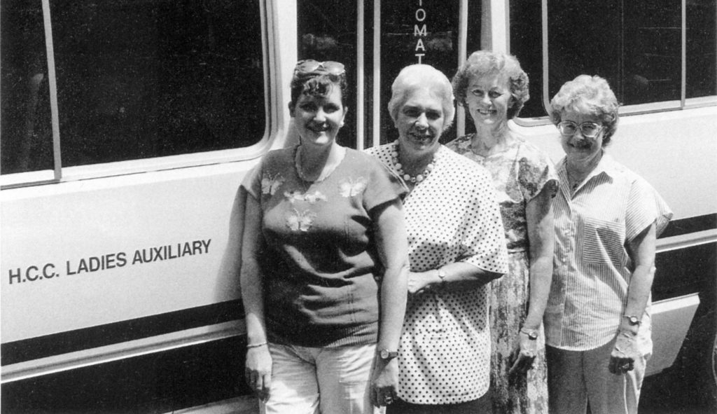 Ladies Aux bus 1993